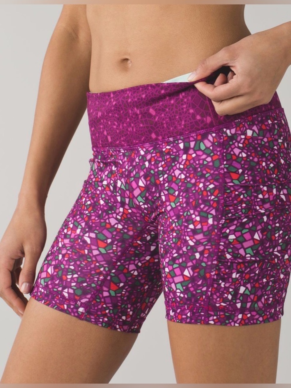 Lululemon Speed Track Short – Paradise Camo Multi | Size 4